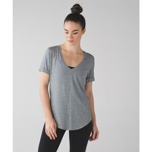 Lululemon Love II V-Neck T-Shirt Silver Shimmer Heathered Gray Size 8 Athleisure